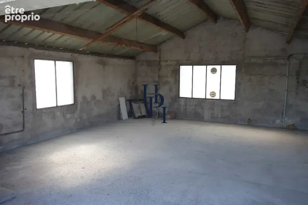Vente dépôt avec 22.4 hectares de terrain Saint Affrique - photo 3