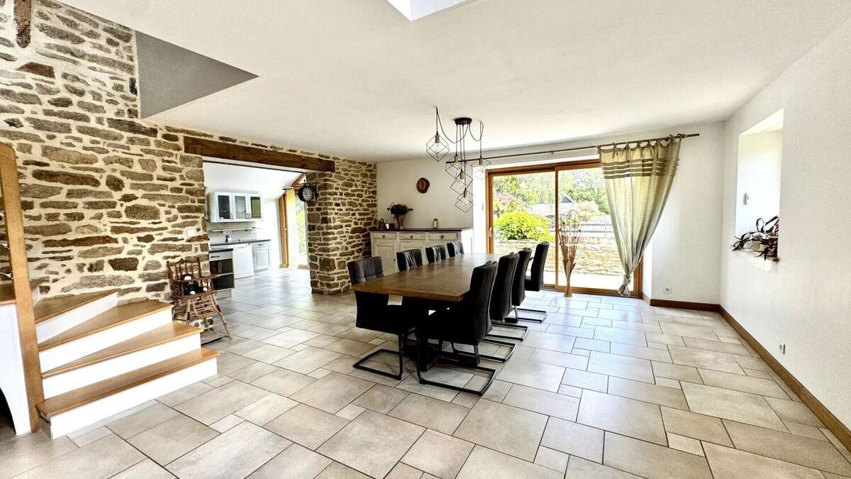 10 mn vannes  - longere renovee 300 m² - photo 7