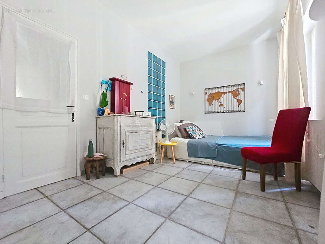 Avignon  Intra muros. Élégante maison de caractère avec terrasses, garage et appartement indépendant - photo 6