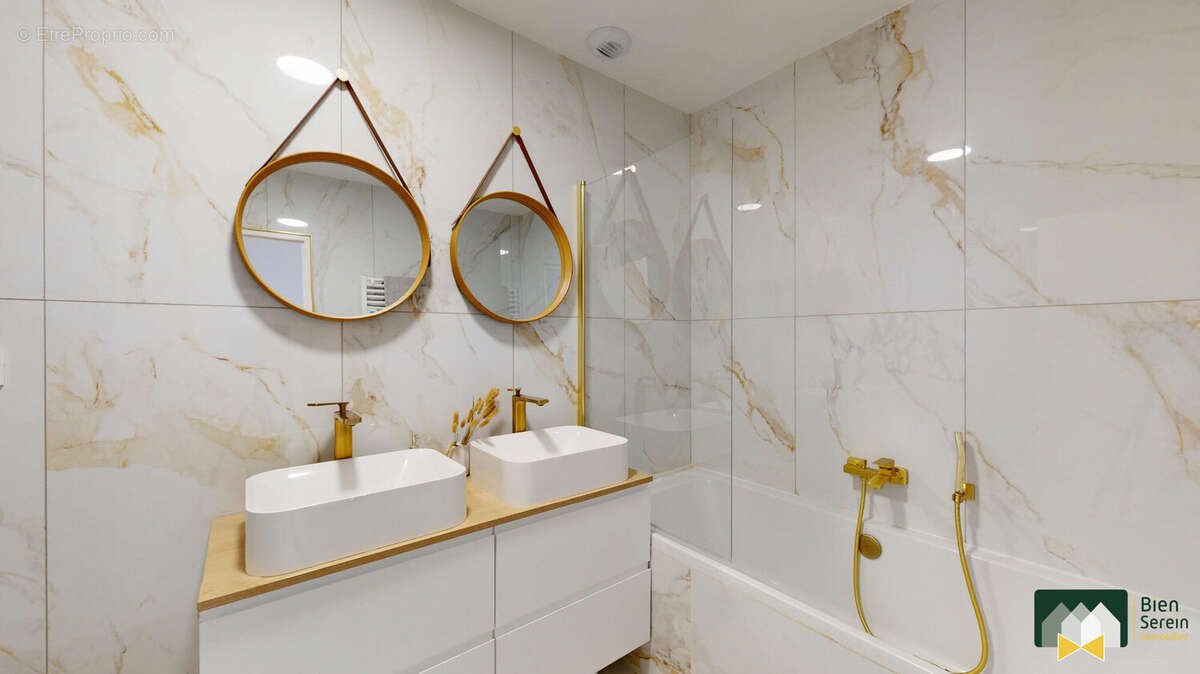 Salle de bains  - Maison à NOGENT-LE-PHAYE