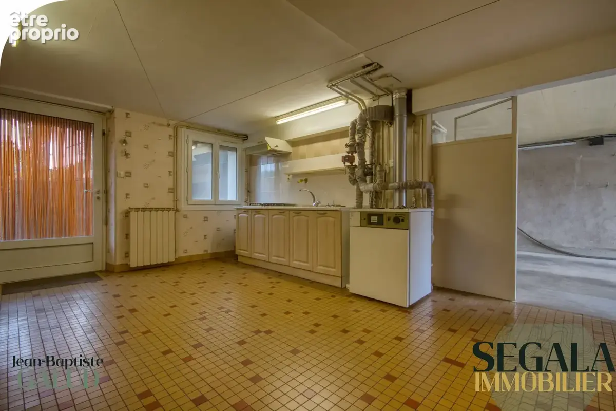 Carmaux — Maison de 117 m2 avec grand jardin, trois chambres et deux garages - photo 18
