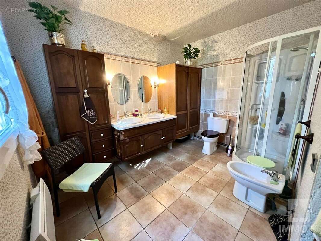 Maison 248 m² à Cahors  - photo 8