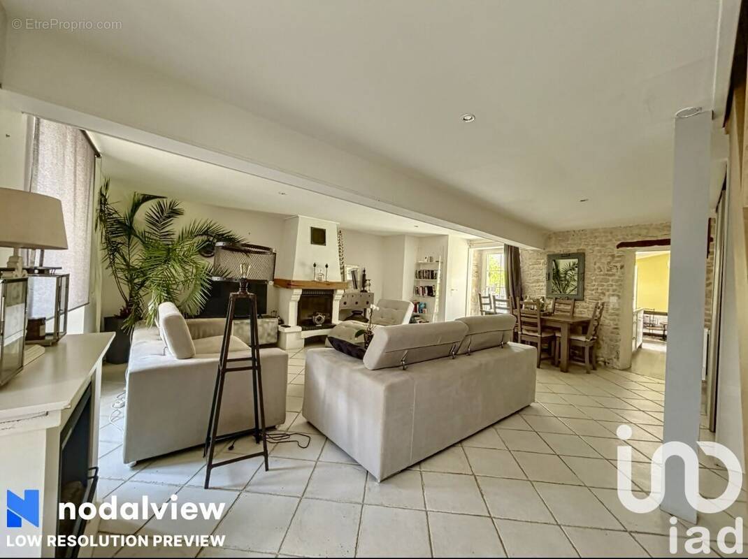 Photo 1 - Maison à LA JARRIE