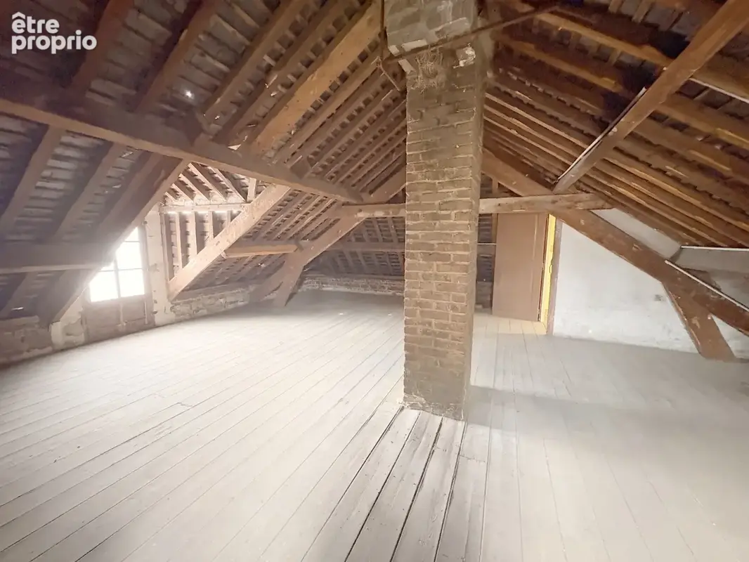 Ancien bâtiment communal à réhabiliter en maison ou plusieurs appartements ! - photo 10