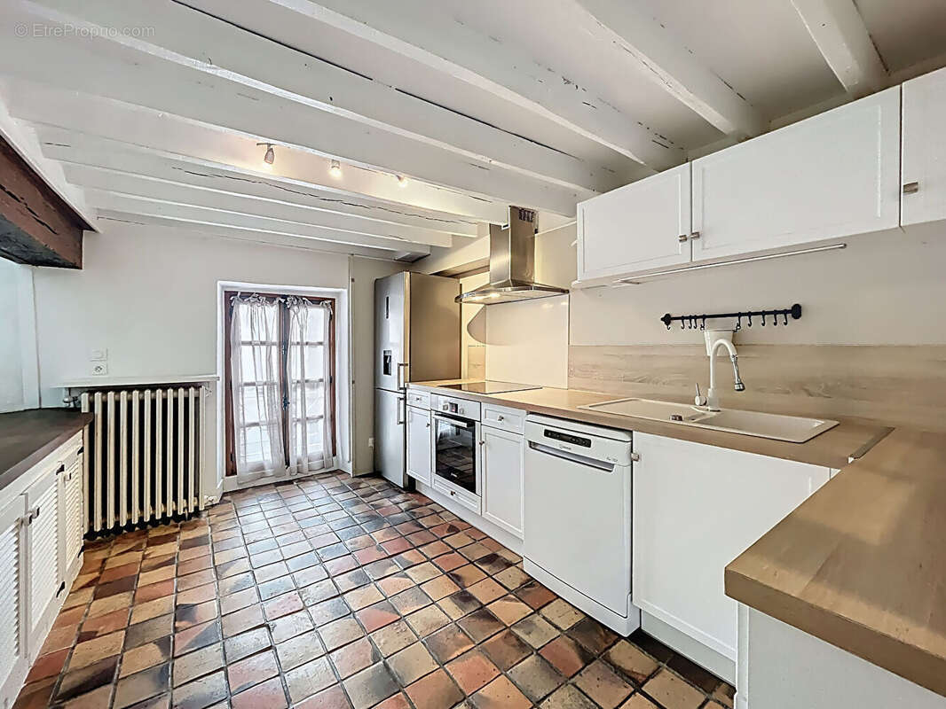 Appartement à NEAUPHLE-LE-CHATEAU