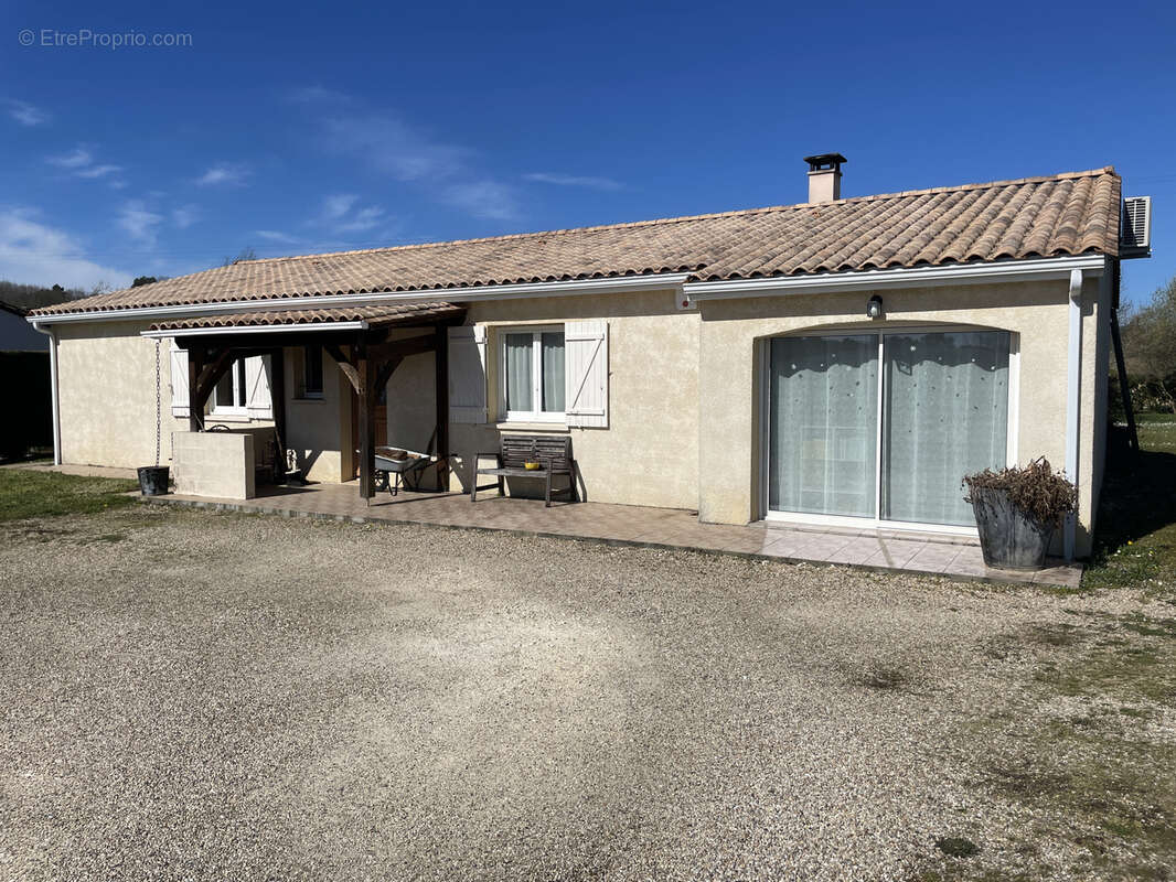 Maison plain-pied, 130m2 hab, 5 ch, QUEYSSAC - photo 2