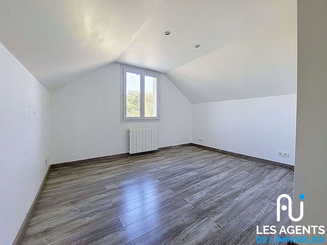 Maison  6 pièce(s) - photo 9