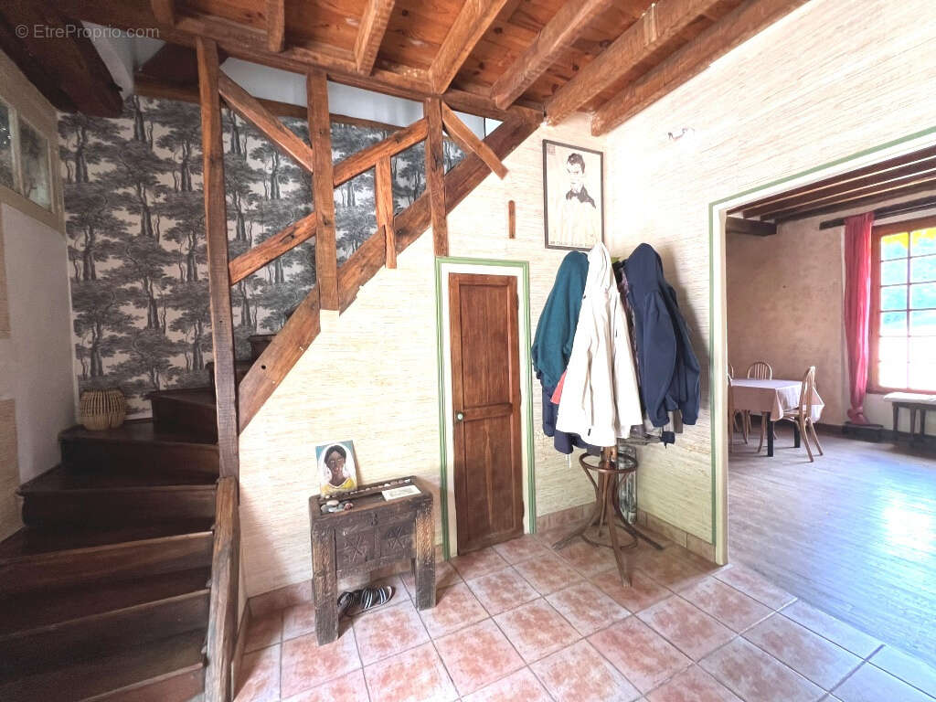 Maison à VILLENEUVE-SUR-YONNE
