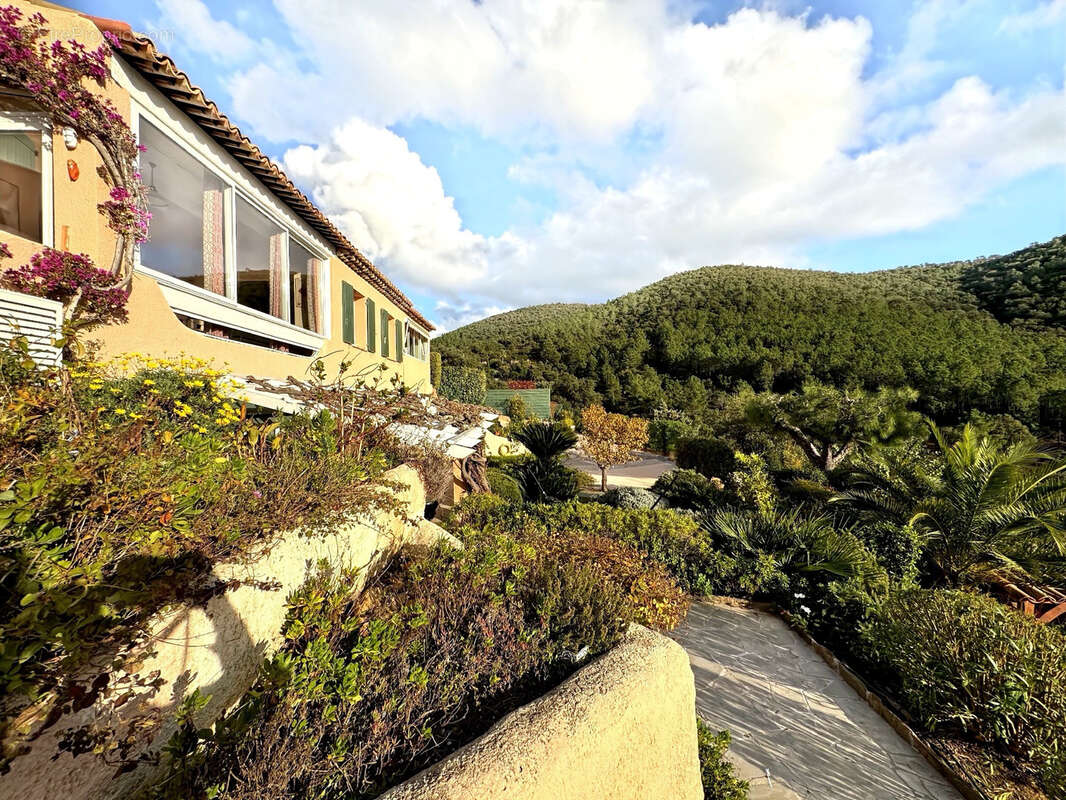 Maison à LA LONDE-LES-MAURES