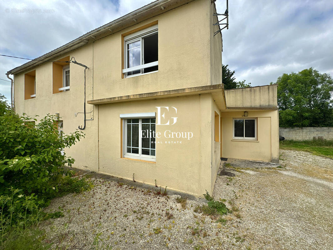 Maison à TONNAY-CHARENTE