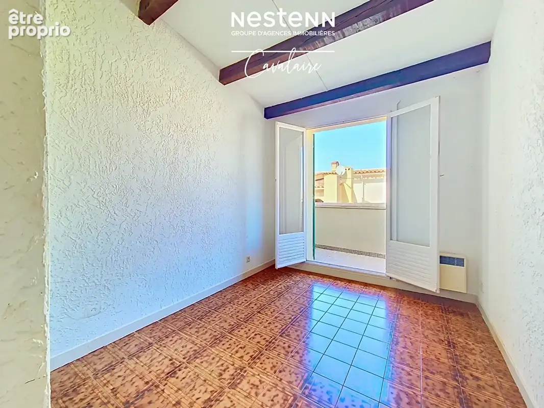 Plages, commerces et port accessibles à pied pour cet appartement 3 pièces au dernier étage - photo 13