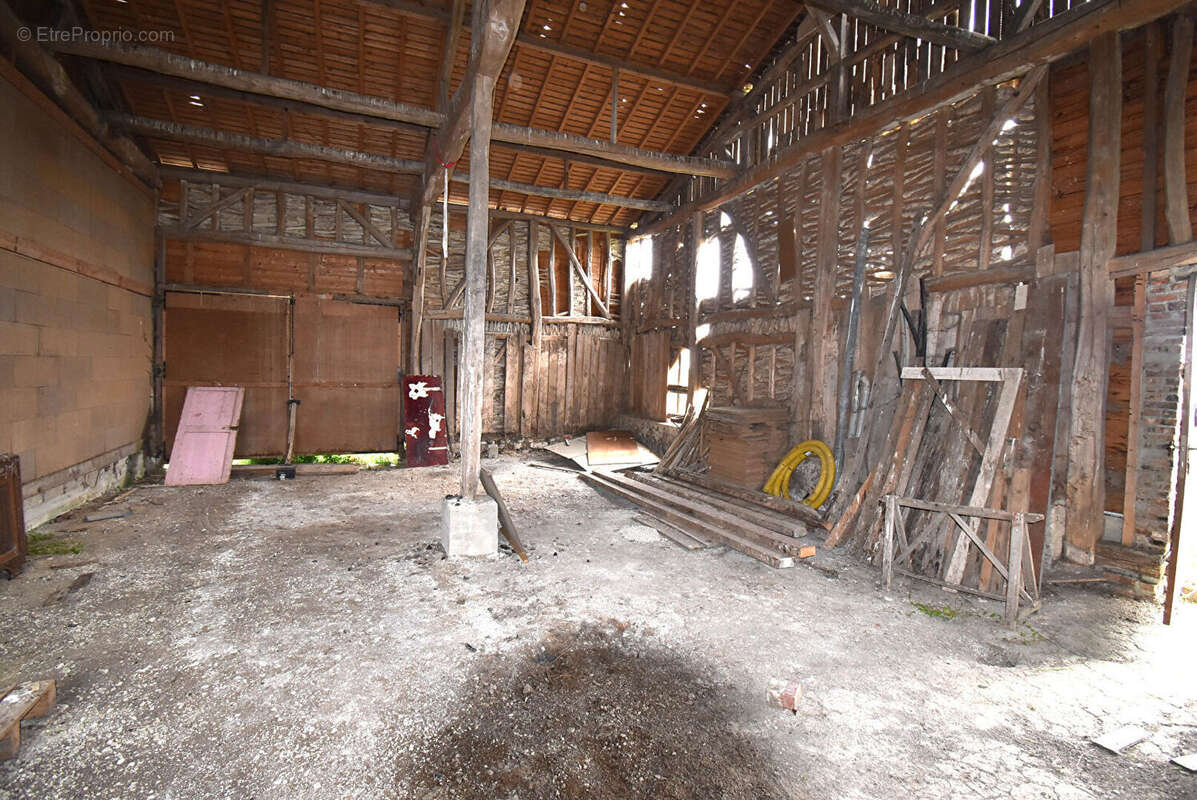 Grange avec terrain constructible à Bailly-le-Franc - photo 5