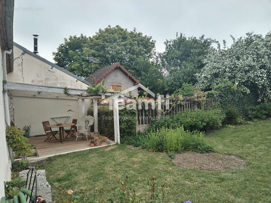 Maison 114 m² à Vichy  - photo 2