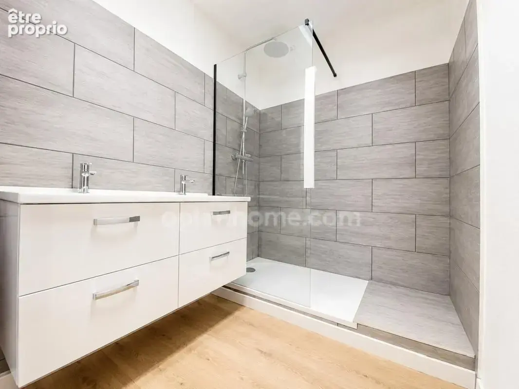 Appartement traversant rénové avec balcon et cave 4 pièces 74 m2 à SETE (34) - photo 7