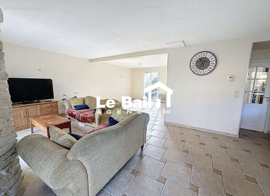 Maison 168 m² à Osny  - photo 3
