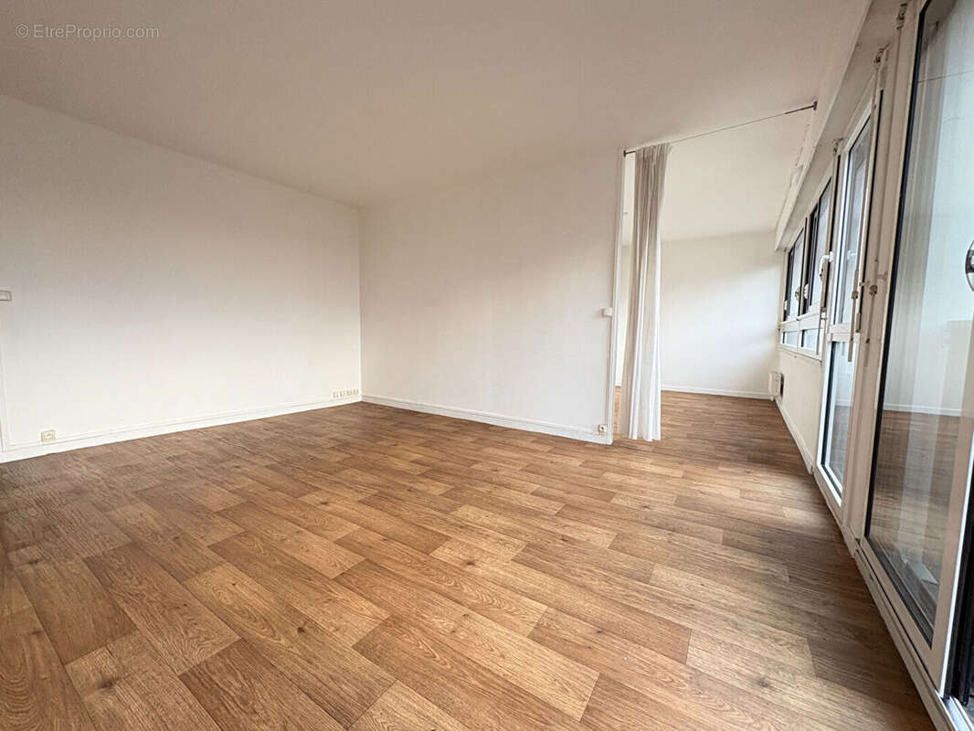 Appartement à VERRIERES-LE-BUISSON