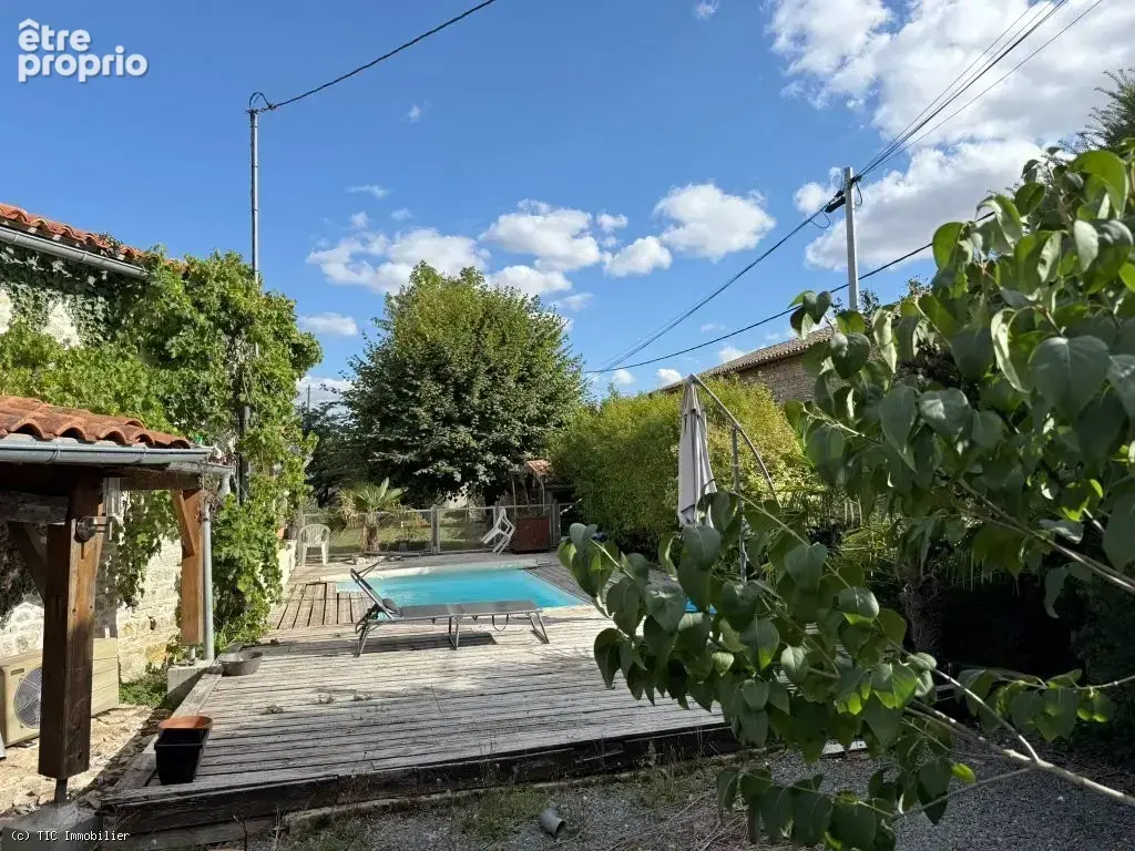 Maison en Pierre Avec Sa Piscine Chauffée et Dépendances Sur 4676m² - photo 41