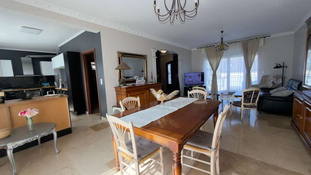 EXCLUSIVITE  Maison sous sol total, 4 chambres, bureau, 3 points d'eau… - photo 4