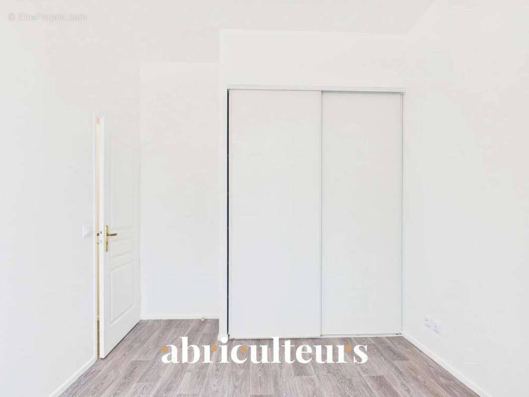 Appartement T3 en rez-de-jardin avec terrasse et vue sur les jardins intérieurs – Résidence de standing à Survilliers - photo 9