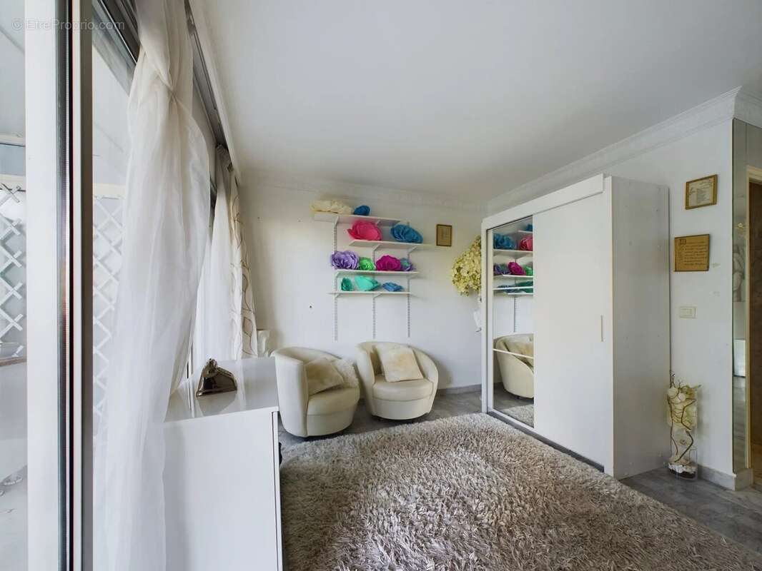 À vendre : appartement 3 pièces avec grande terrasse et piscine - photo 16