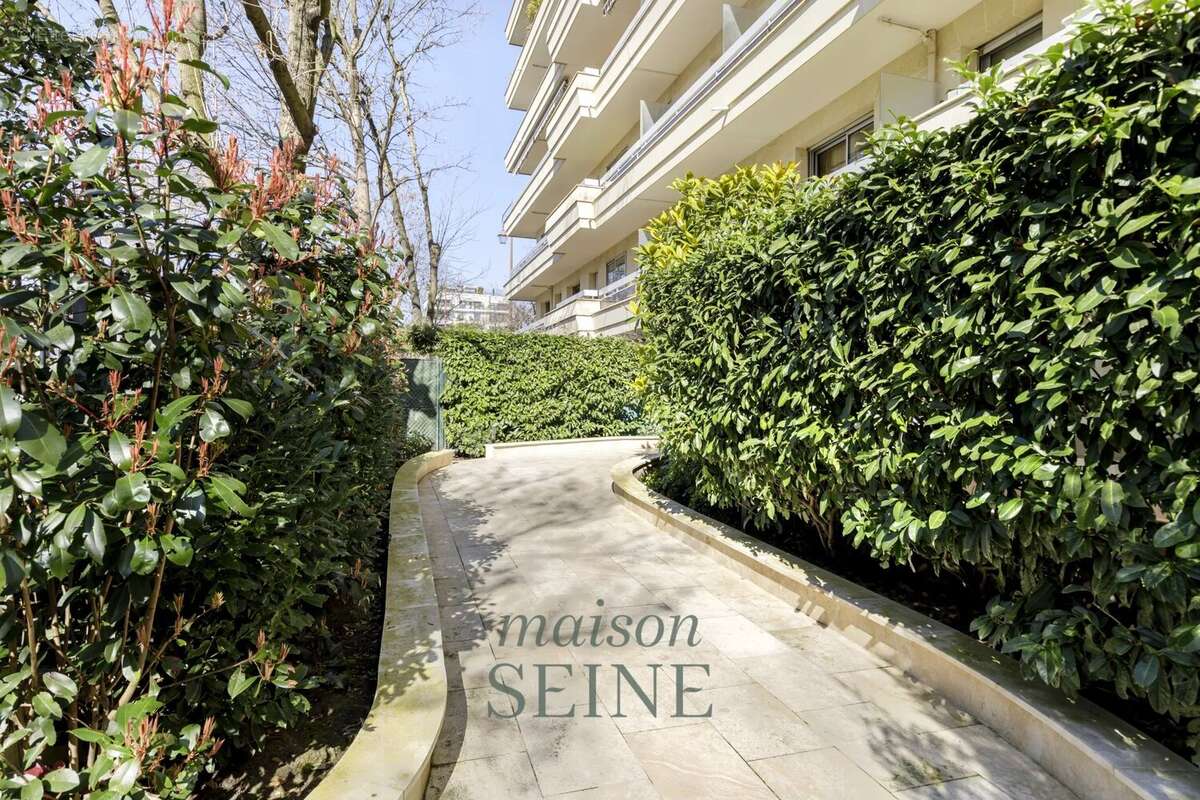 Appartement à NEUILLY-SUR-SEINE