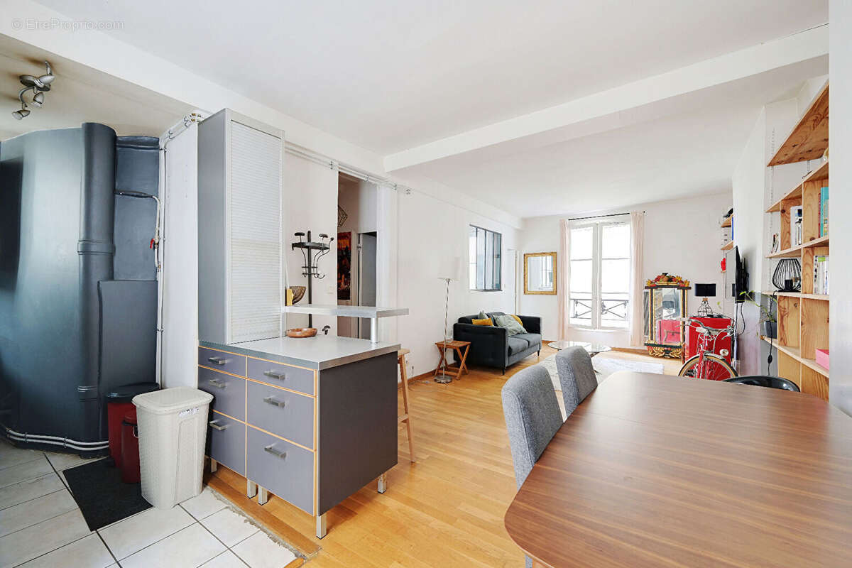 Appartement à PARIS-10E