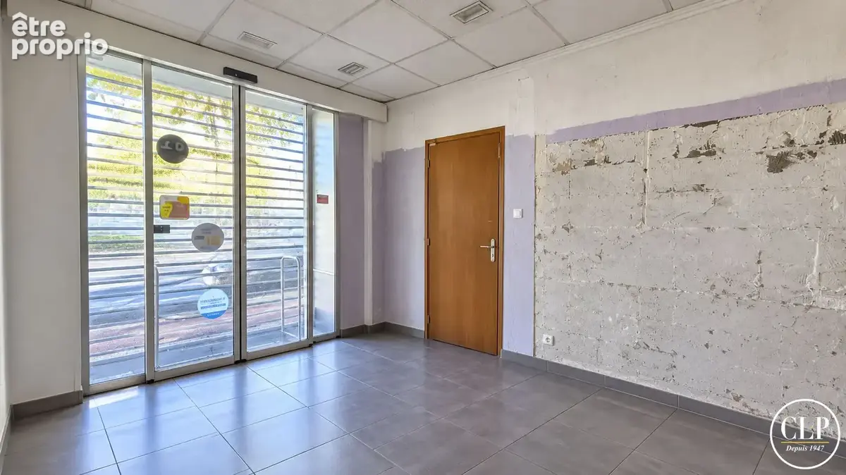 Local commercial - Murs - Fontenay Sous Bois - photo 3