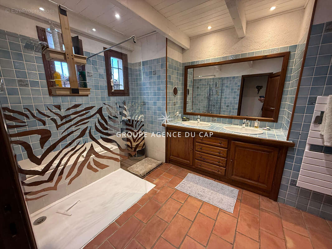 Maison à ROQUEBRUNE-SUR-ARGENS