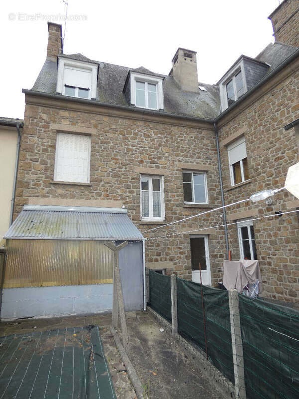 Maison à SAINT-HILAIRE-DU-HARCOUET