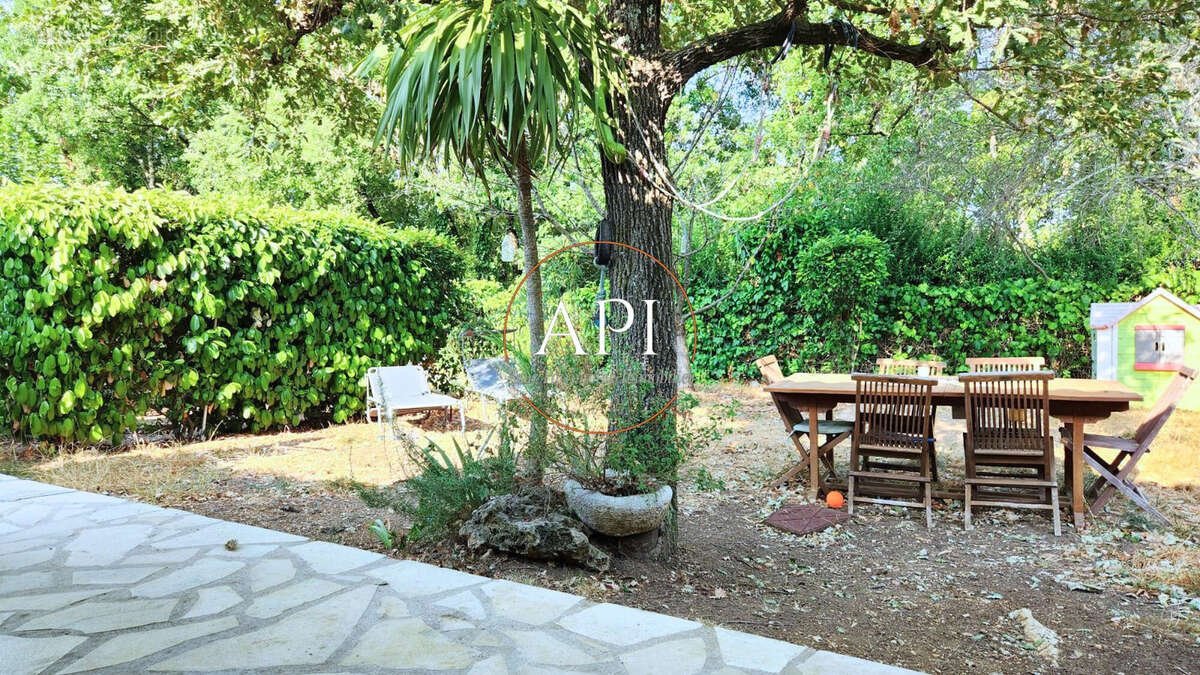 Maison à TOURRETTES