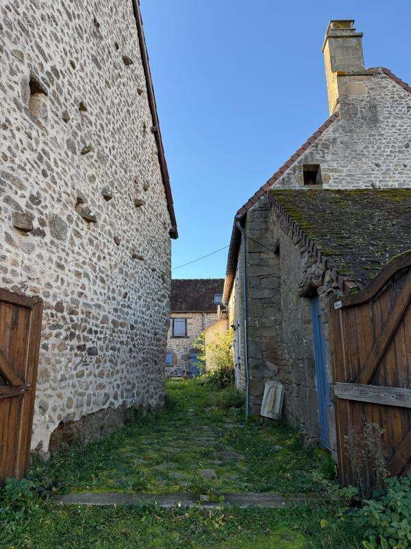 BELLE OPPORTUNITE ! Maison en pierre de 165m², pleine de charme, 4 chambres, Cour intérieure de 379m² 93 000 € - photo 48