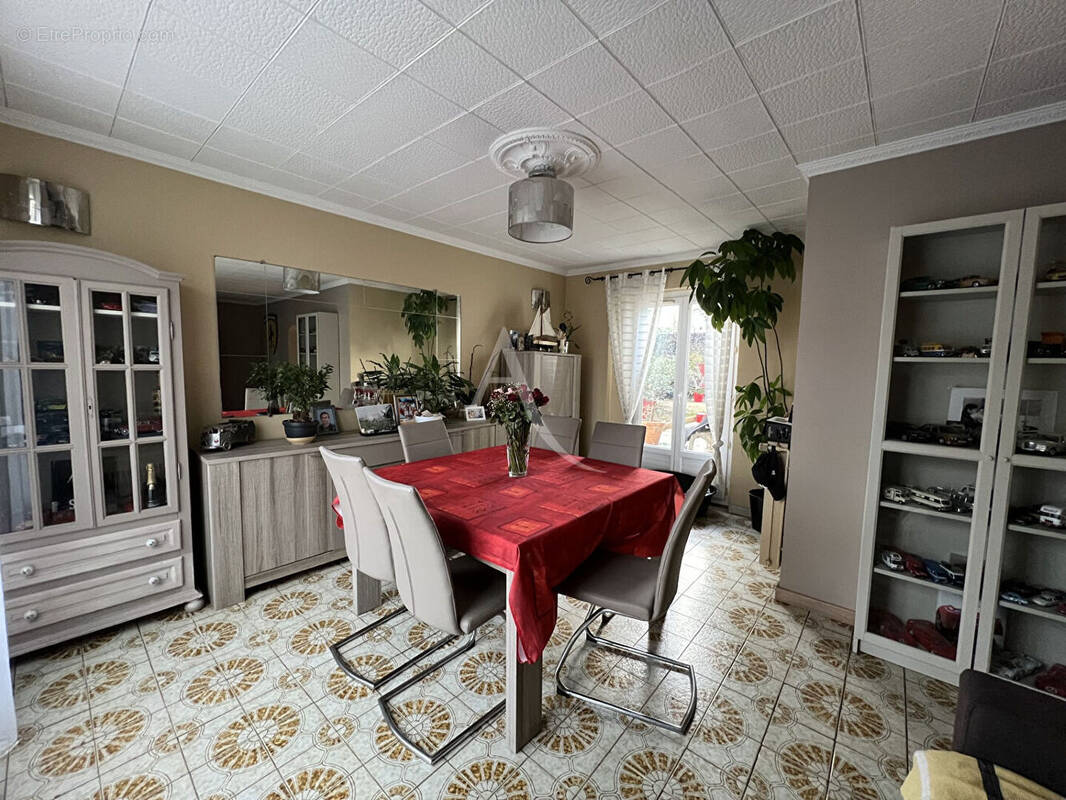 Maison à LE BLANC-MESNIL