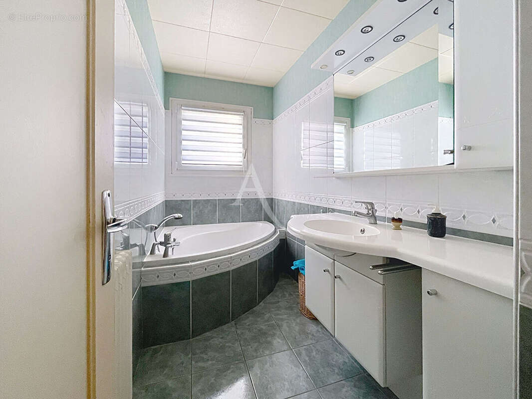 Maison à BOUCHEMAINE