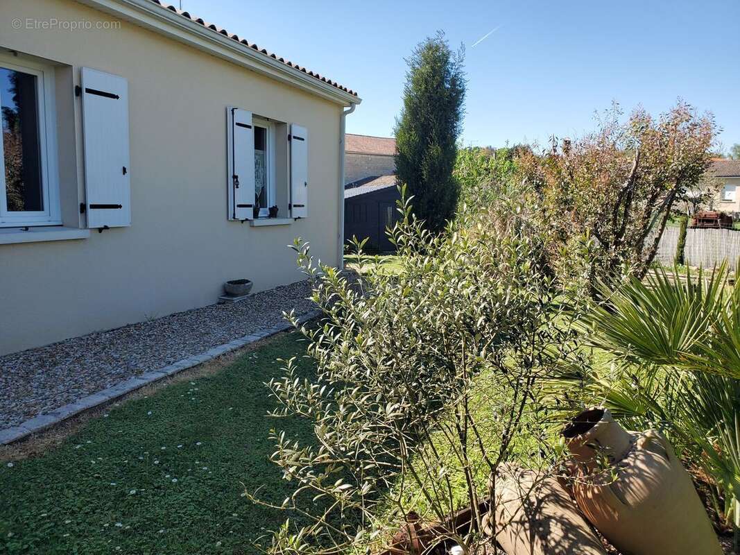 Maison à CHAMPNIERS