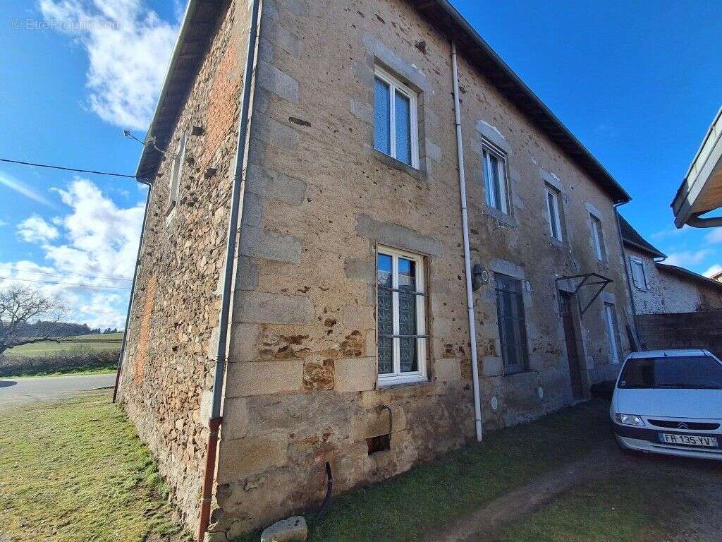 Maison à LINARDS