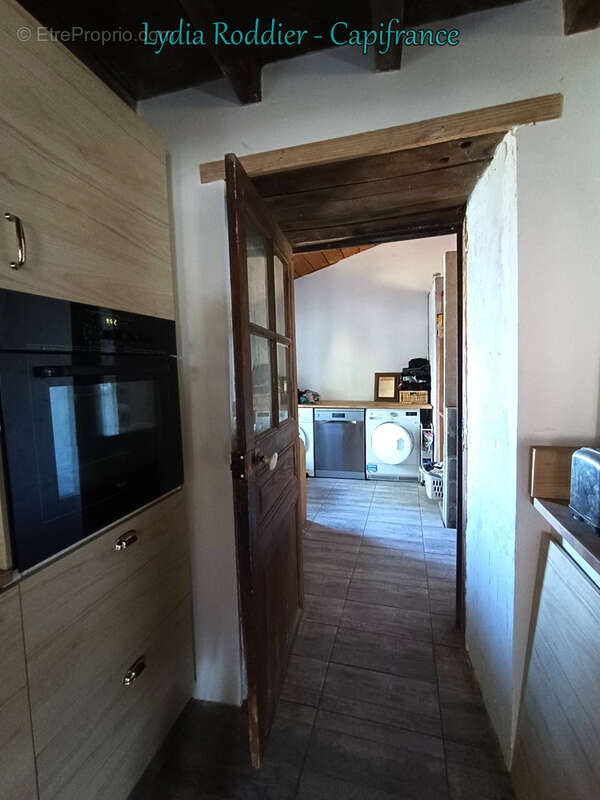 Maison 177 m2 - 6 pièces - 3 Chambres avec vue exceptionnelle à Saint Victor Montvianeix (63550) - photo 10