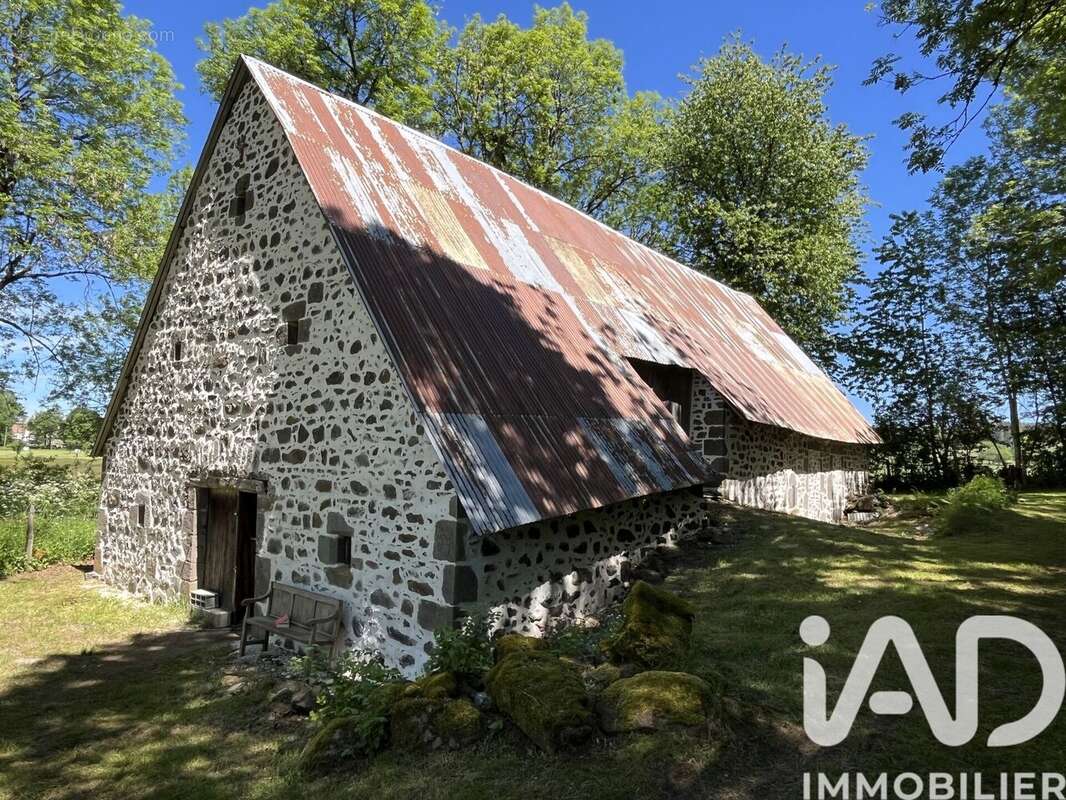 Maison 150 m² à Tauves  - photo 2
