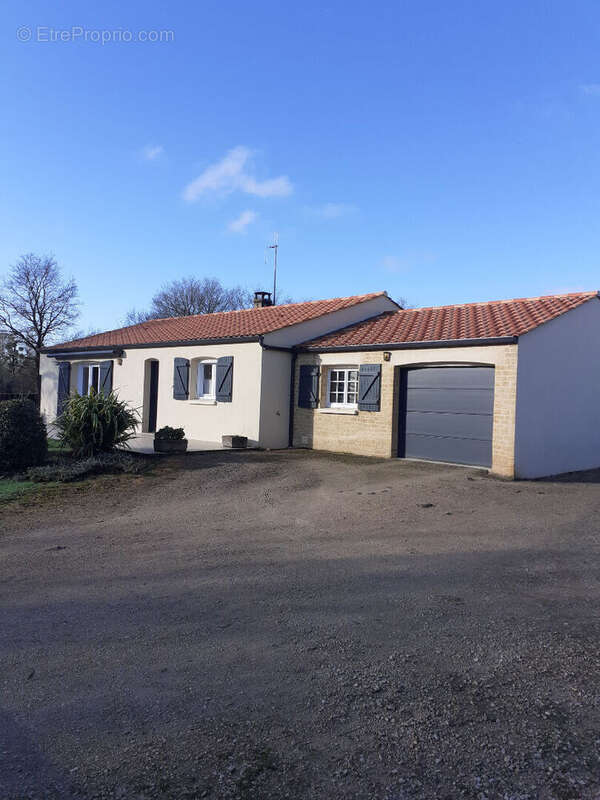 Maison à SAINT-AVAUGOURD-DES-LANDES
