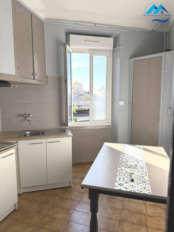 Cuisine - Appartement à MARSEILLE-3E