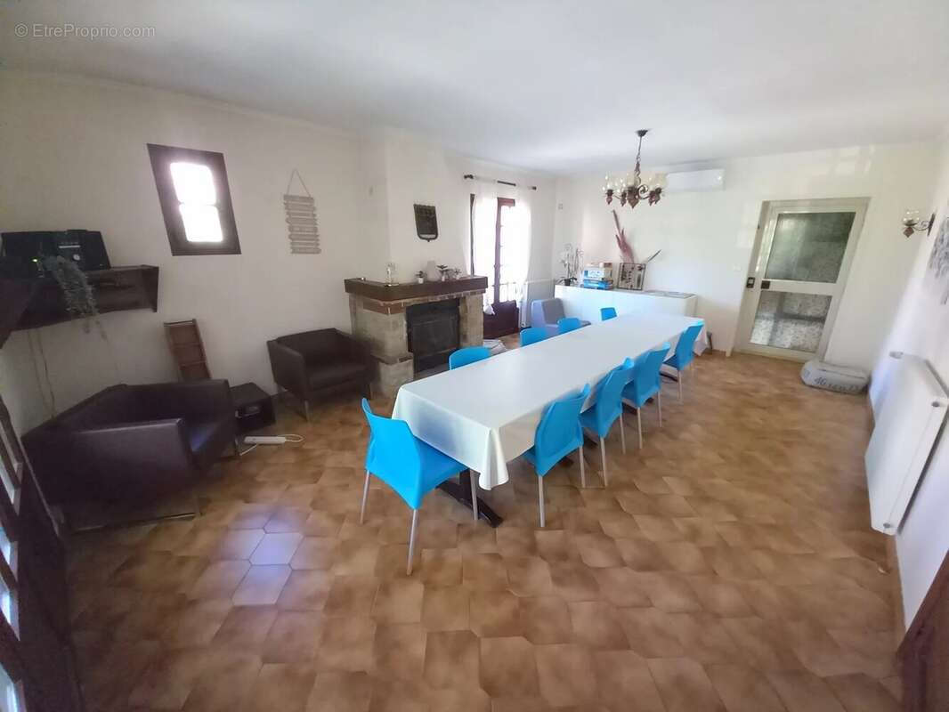 Maison ind avec terrain constructible + 2p ind + grand garage - photo 6