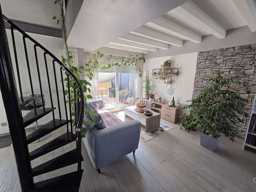 Appartement 3 pièces 71 m² à vendre à Montaulin (10270) - photo 2