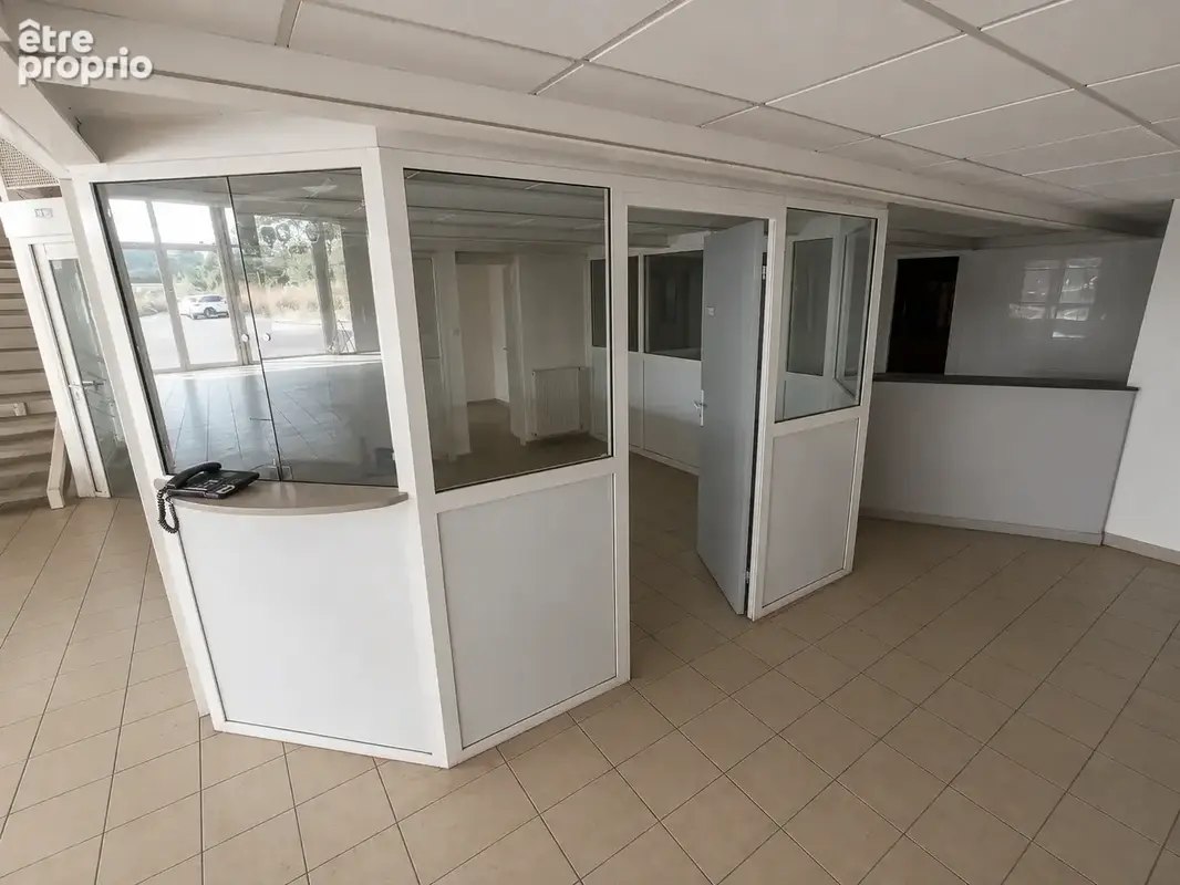 Vente Ens. Immob. Commercial - 1.330m2 - photo 17