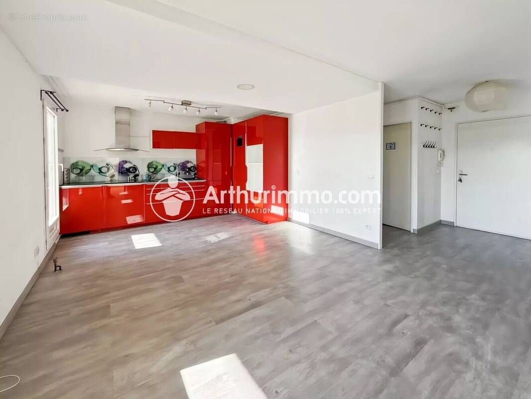 Appartement à SAINT-PIERRE-DU-PERRAY
