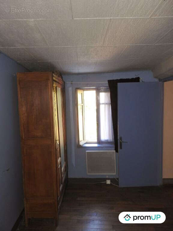 Maison à VERNET-LA-VARENNE