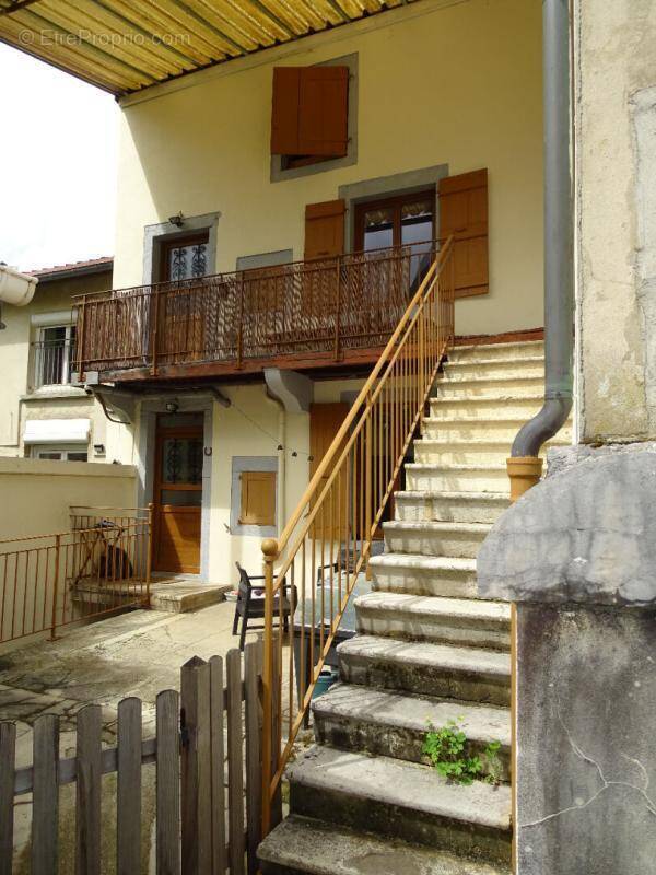 Appartement à MOIRANS-EN-MONTAGNE