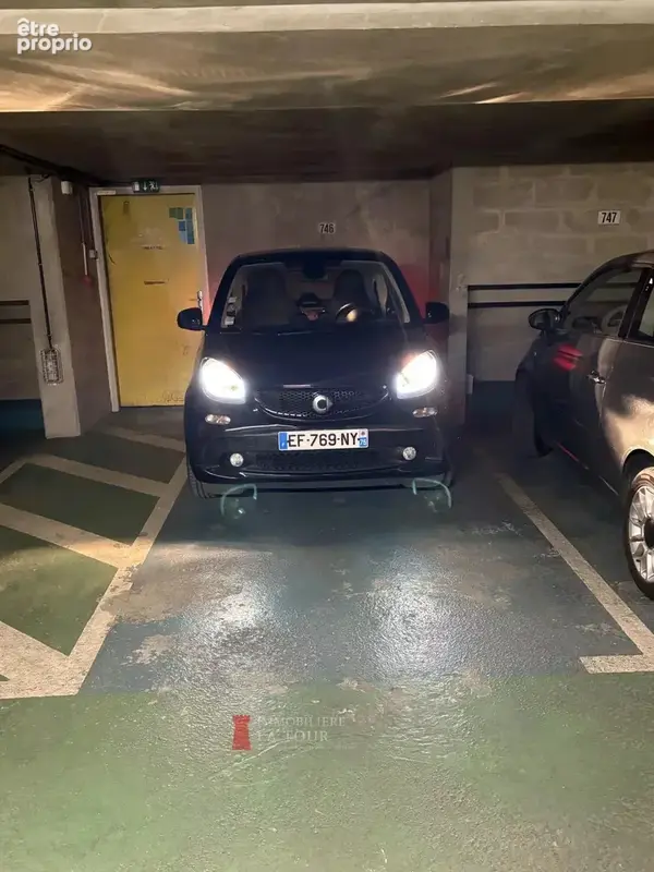 Parking rue de tocqueville - photo 3