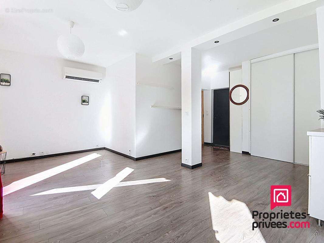 Appartement à TOURVES