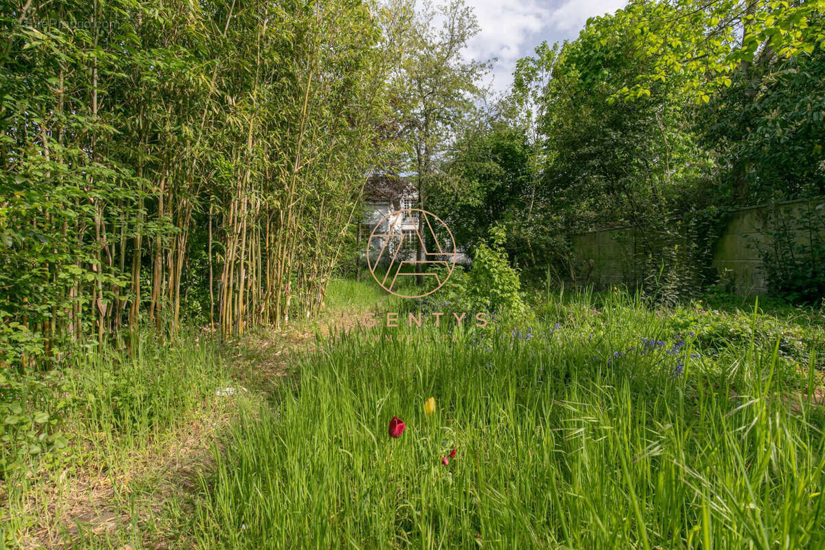 Maison à SAINT-MAUR-DES-FOSSES