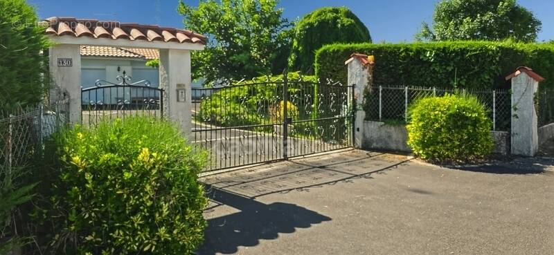 Maison à LEOGNAN