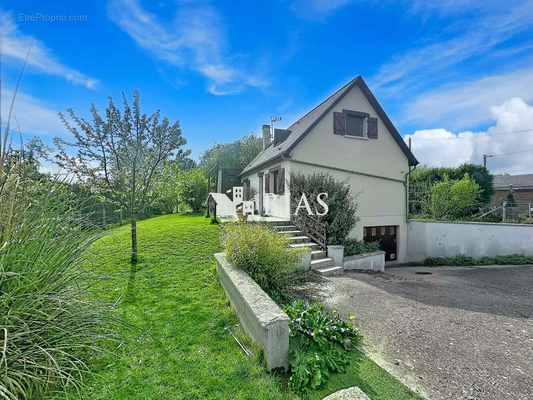 Maison à MENNEVAL
